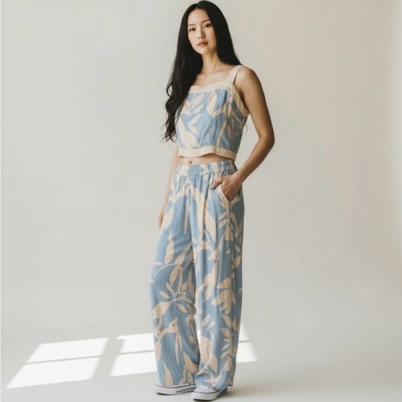 Sienna Sky Pants - Sienna Sky Two Piece Set Blue Cream Wide Leg Pants Crop Tank Medium